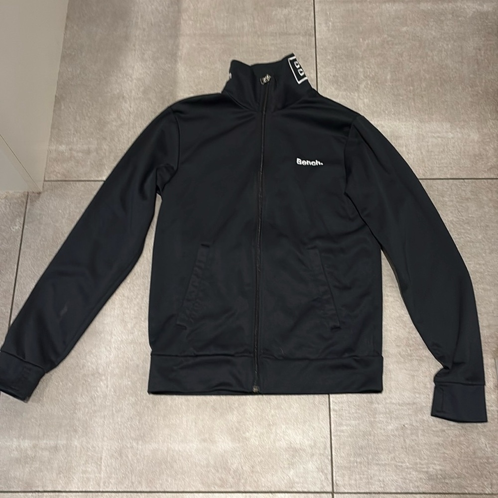 Like you never worn… men’s Bench Zip up